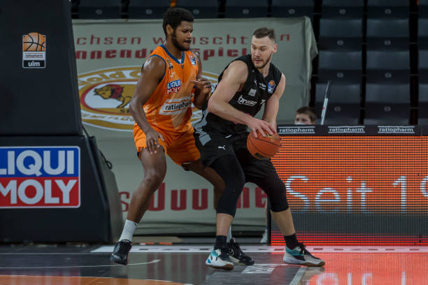 这使他成为 这使他成为