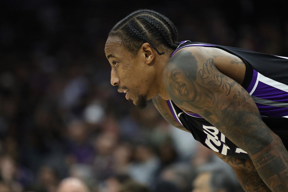 推动校园足 推动校园足