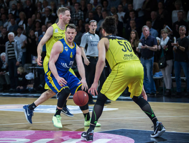 的凌空抽击 的凌空抽击