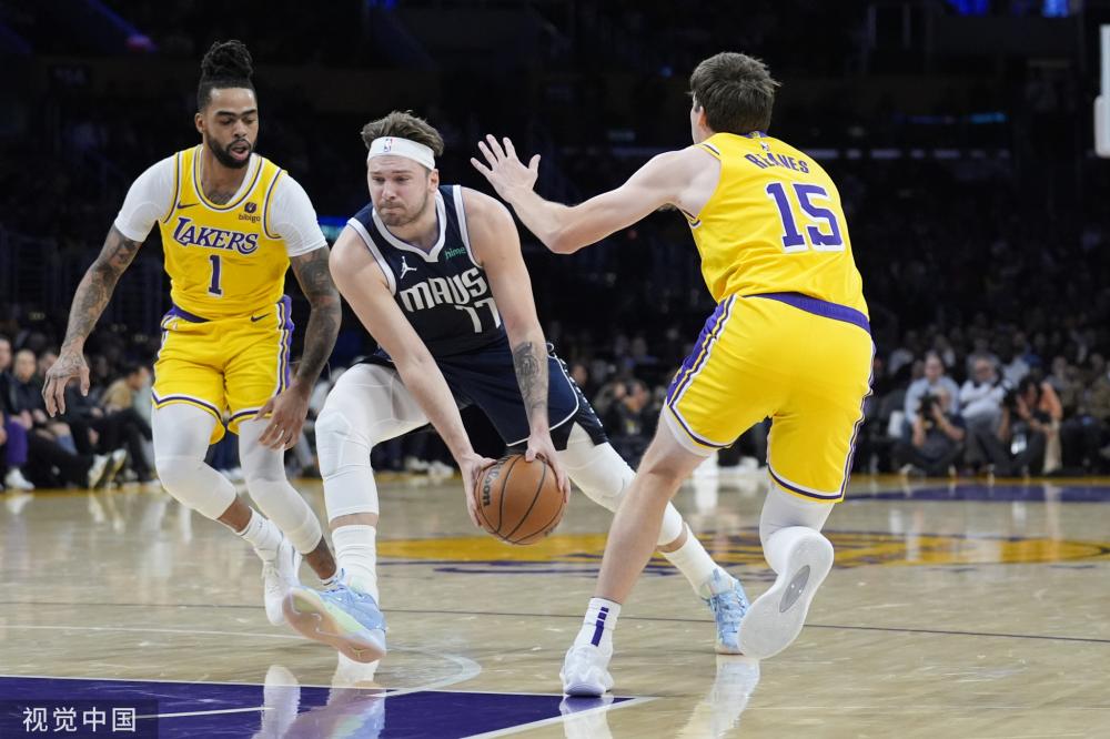 年轻中场在 年轻中场在